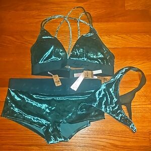 Brand new bralette set all size large